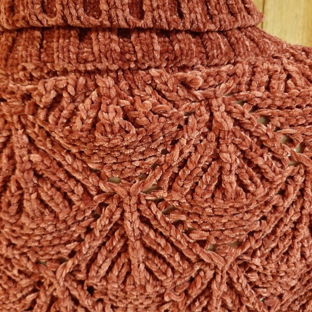 POL Soft Cropped Maroon Turtleneck - Picture 10 of 12